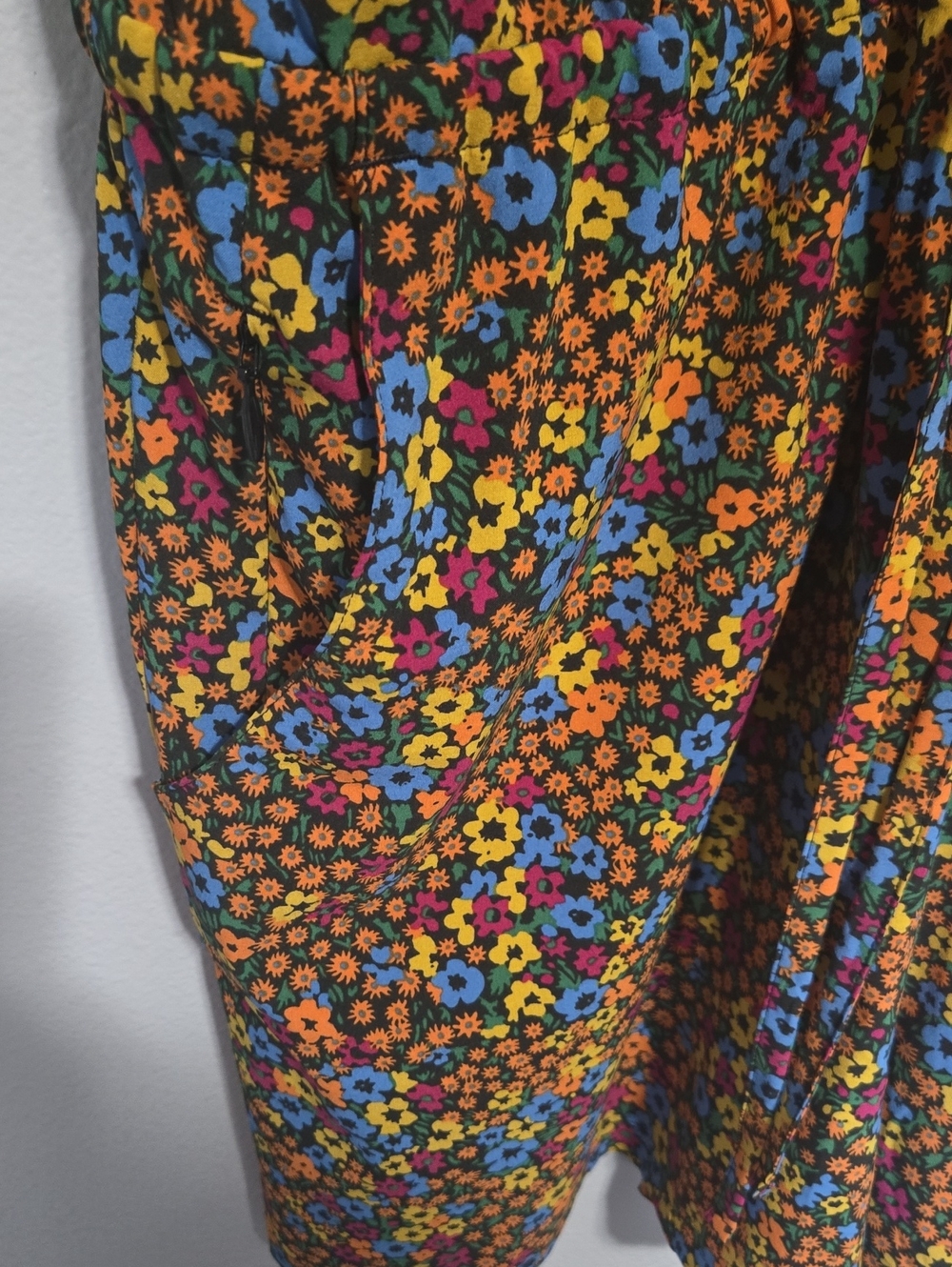Floral V-Neck Sleeveless Women’s Dress in Multi In Size Large - Picture 4 of 9